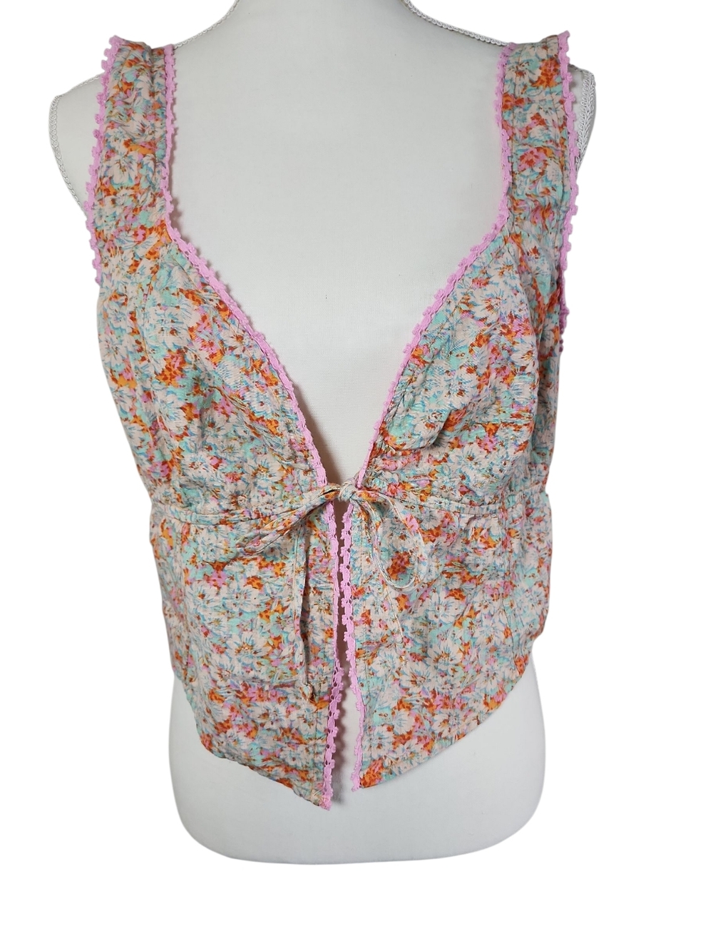 American Eagle Floral Tie-Front Lace Trim Crop Top‎ in Pastel Mix Size Large